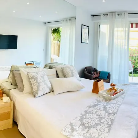 Private With Balcony * Saint-Tropez