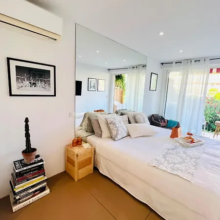Private With Balcony * סן טרופז