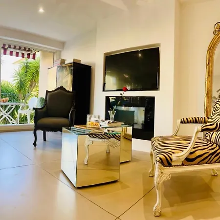 בית אירוח Private With Balcony *