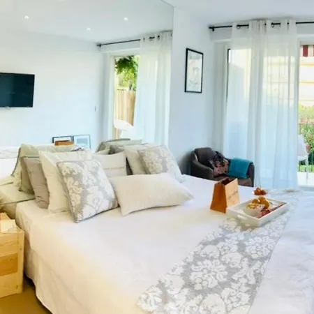 בית אירוח Private With Balcony *