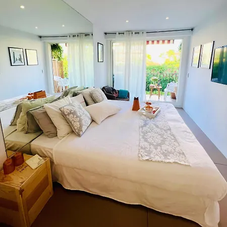 בית אירוח Private With Balcony *